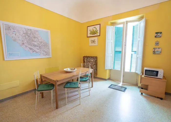 לינה וארוחת בוקר Il Giardino Nascosto ואסטו